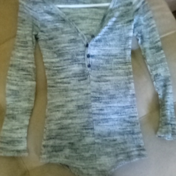 Clothes - Picture 3 of 4